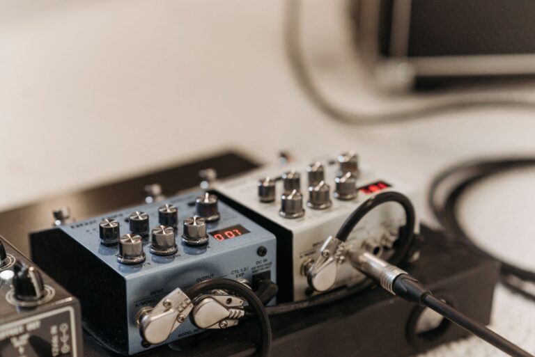 A Compact DAC, Preamplifier, and Headphone Amplifier for Serious Audio